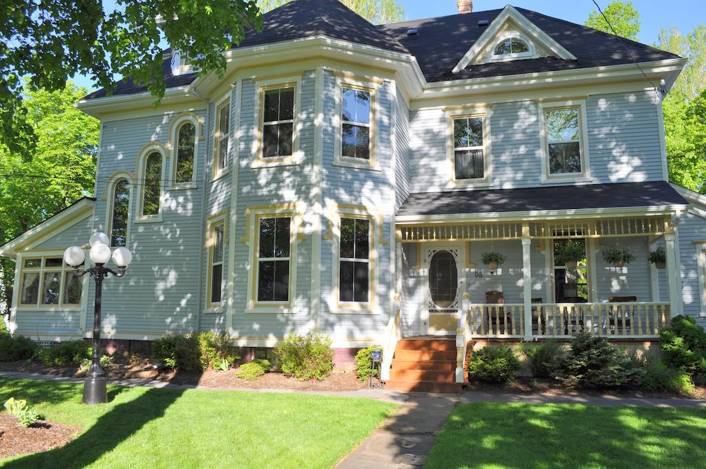 Summerside Inn Bed And Breakfast Extérieur photo