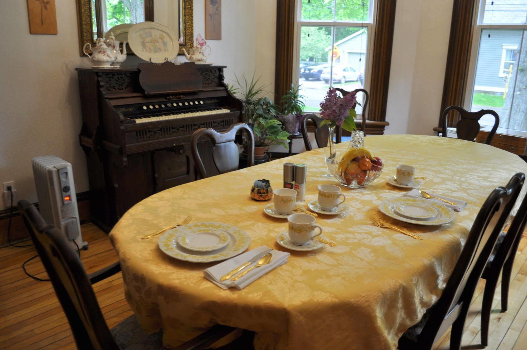 Summerside Inn Bed And Breakfast Extérieur photo